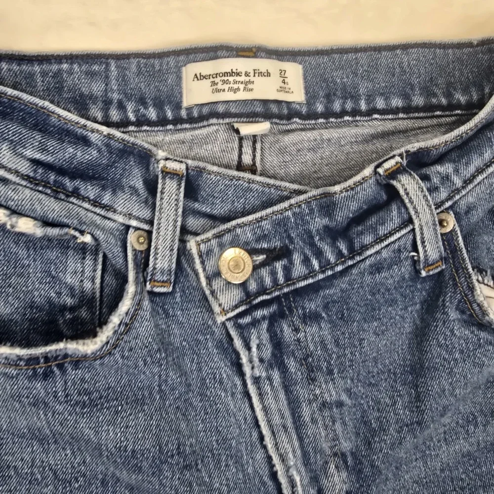 Abercrombie & Fitch The 90s Straight Ultra High Rise Criss Cross Waist Size 27/4 - Picture 4 of 12
